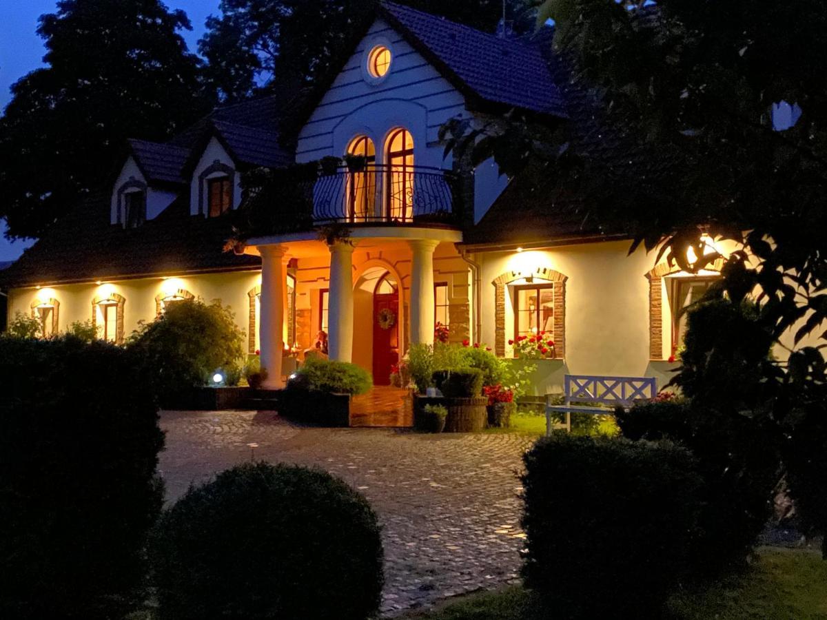 Dworek W Skibnie Sianow Exterior foto